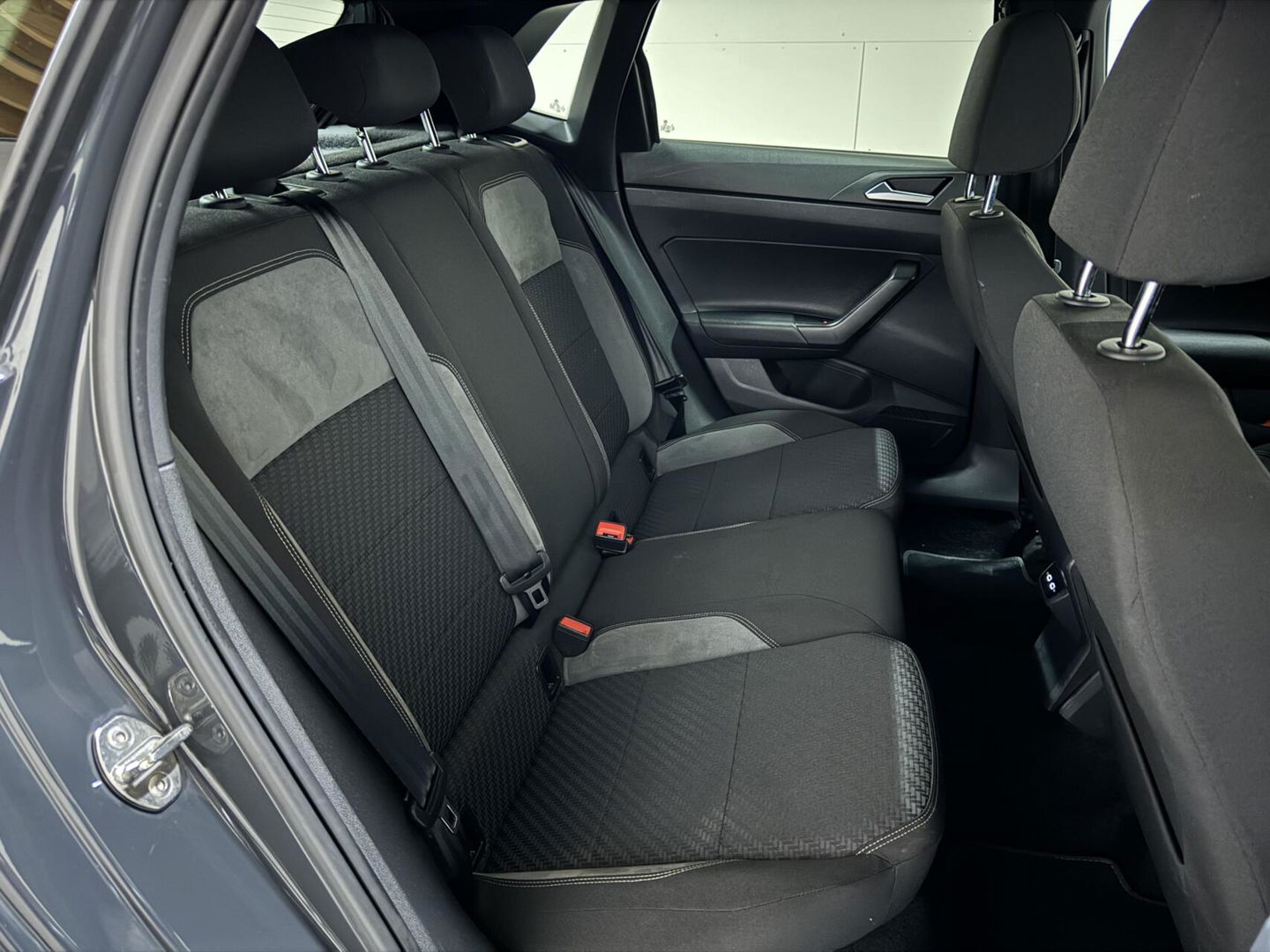 Volkswagen Polo 1.0 TSI 3x R-Line Pano Virtual CarPlay Camera Trekh. NAP