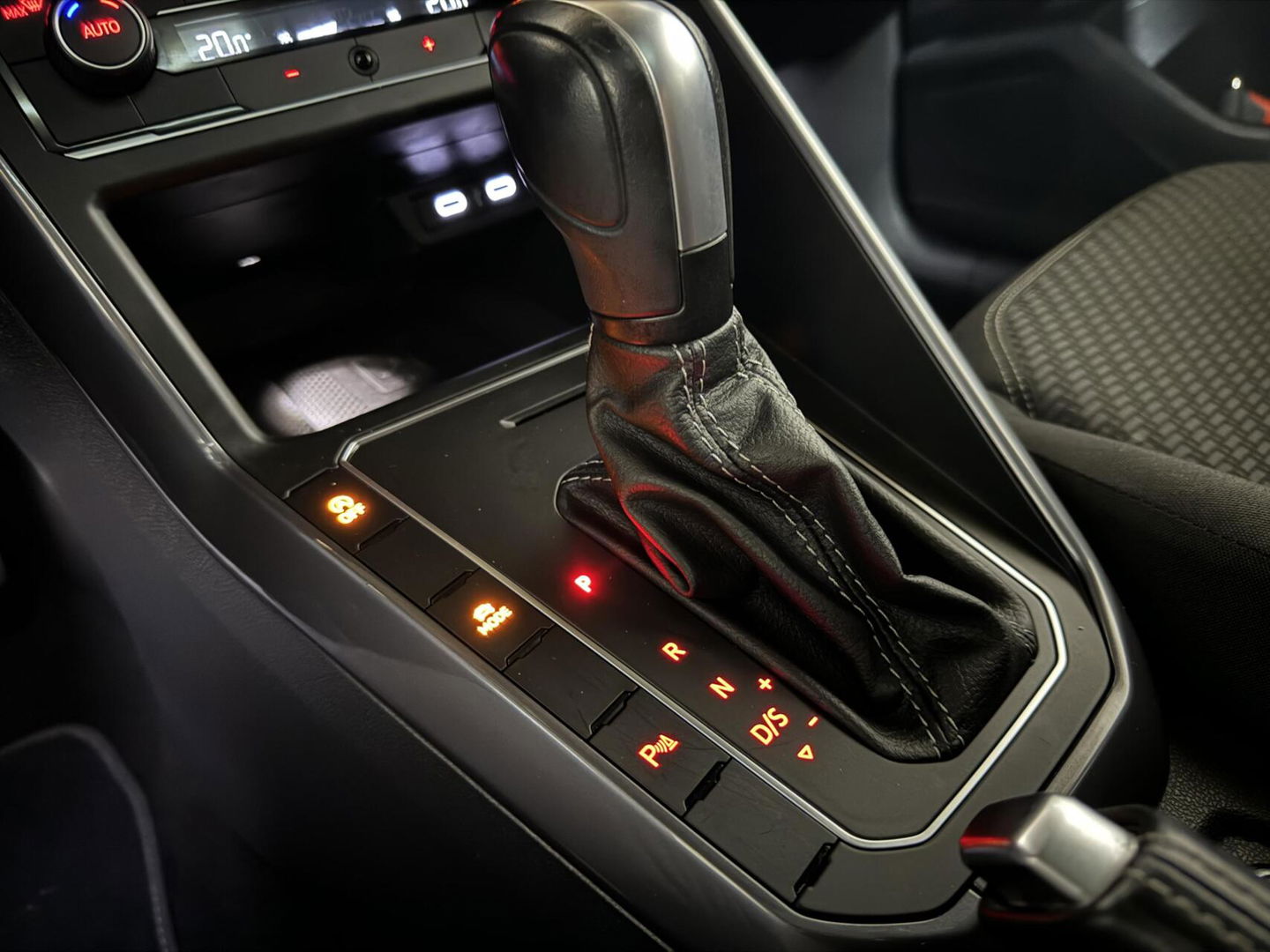 Volkswagen Polo 1.0 TSI 3x R-Line Pano Virtual CarPlay Camera Trekh. NAP