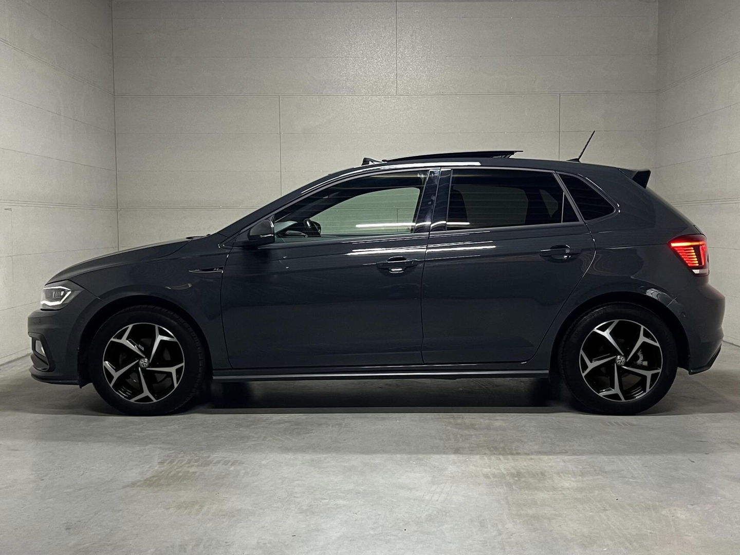 Volkswagen Polo 1.0 TSI 3x R-Line Pano Virtual CarPlay Camera Trekh. NAP