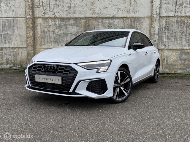 Audi A3 - Sportback 45 TFSI S-Line B&O/Matrix/Ambient/Trekhaak/BTW!