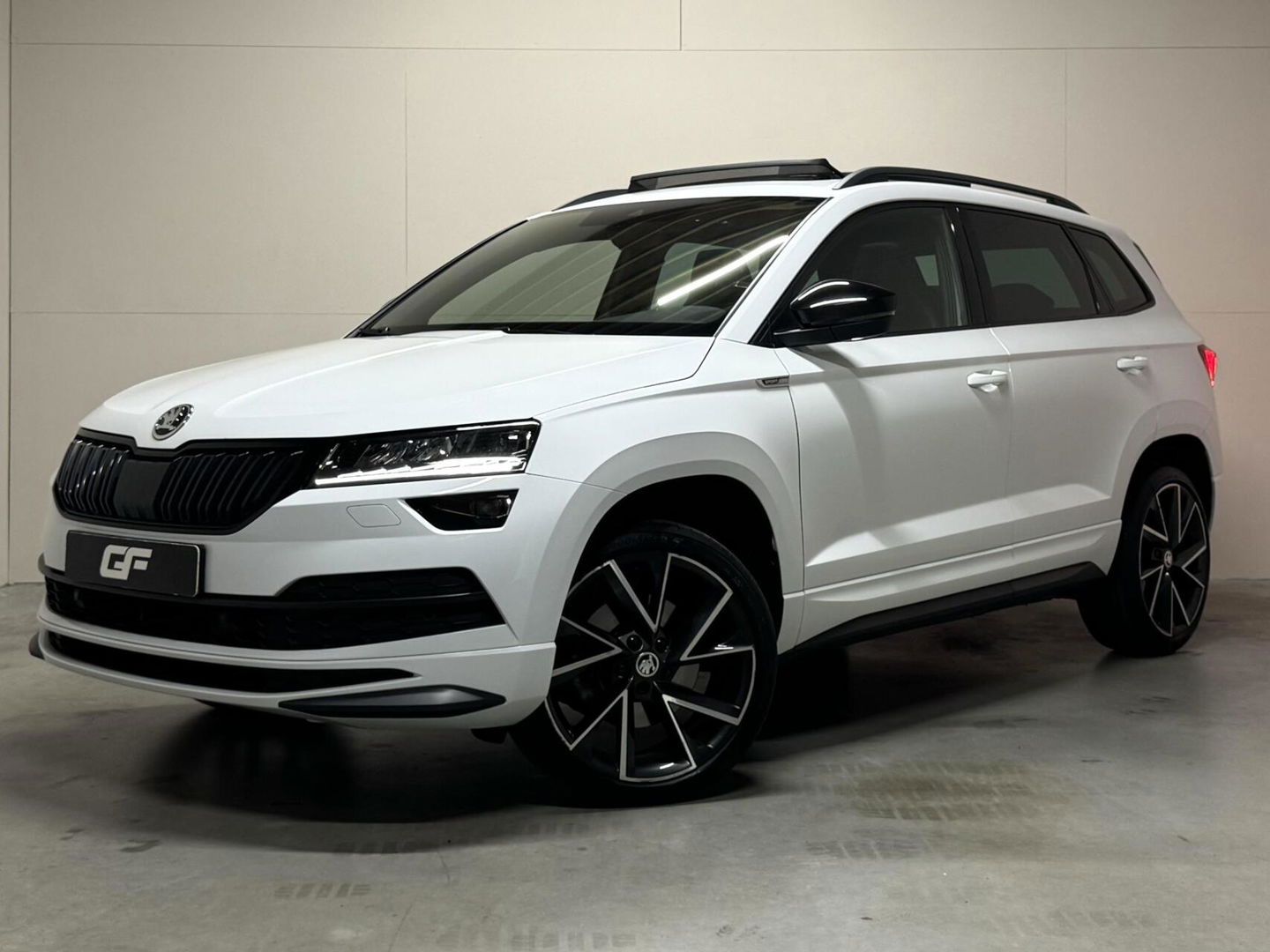 Škoda Karoq 1.5 TSI Sportline Pano Leer Carton Virtual Sfeer Trekh.