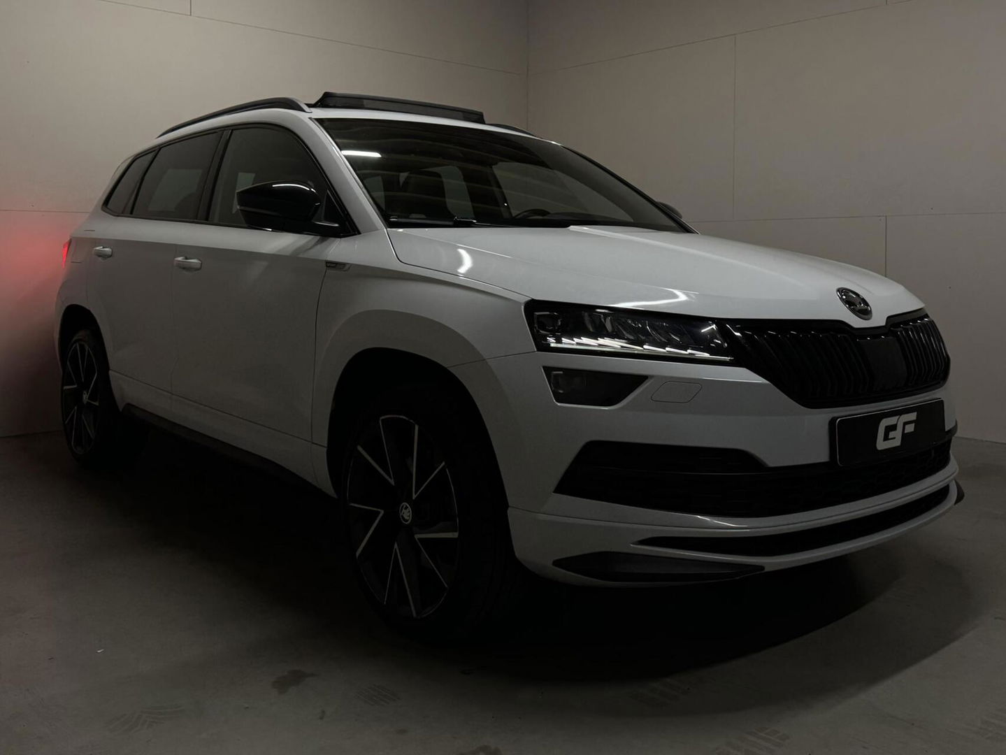 Škoda Karoq 1.5 TSI Sportline Pano Leer Carton Virtual Sfeer Trekh.