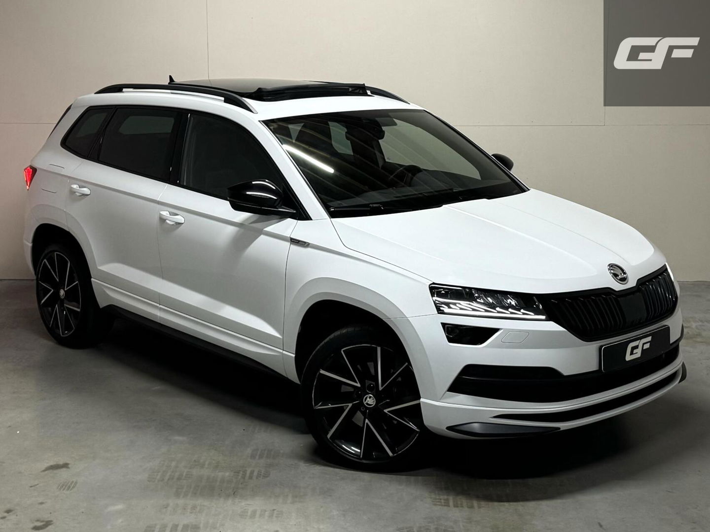 Škoda Karoq 1.5 TSI Sportline Pano Leer Carton Virtual Sfeer Trekh.