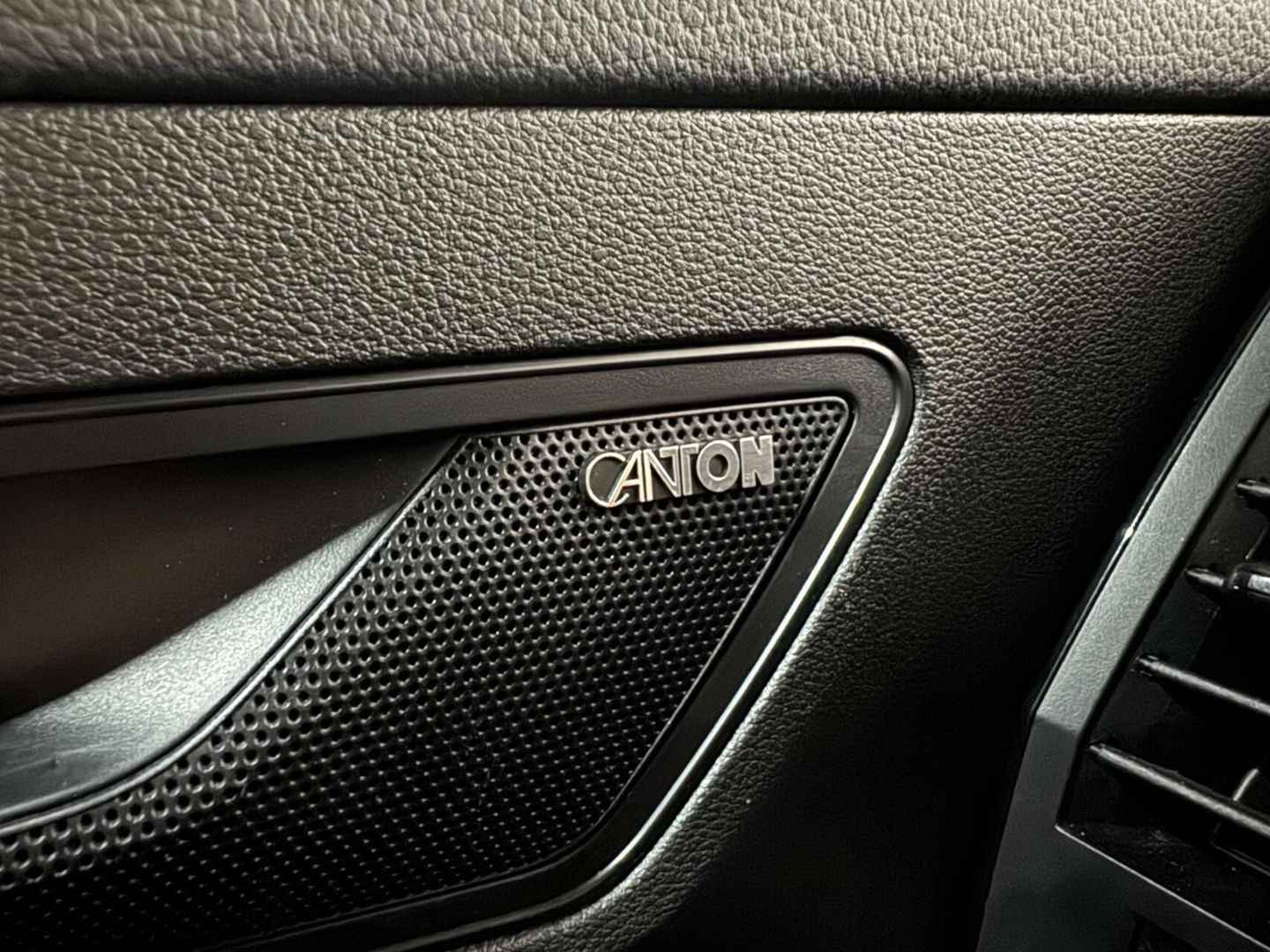 Škoda Karoq 1.5 TSI Sportline Pano Leer Carton Virtual Sfeer Trekh.