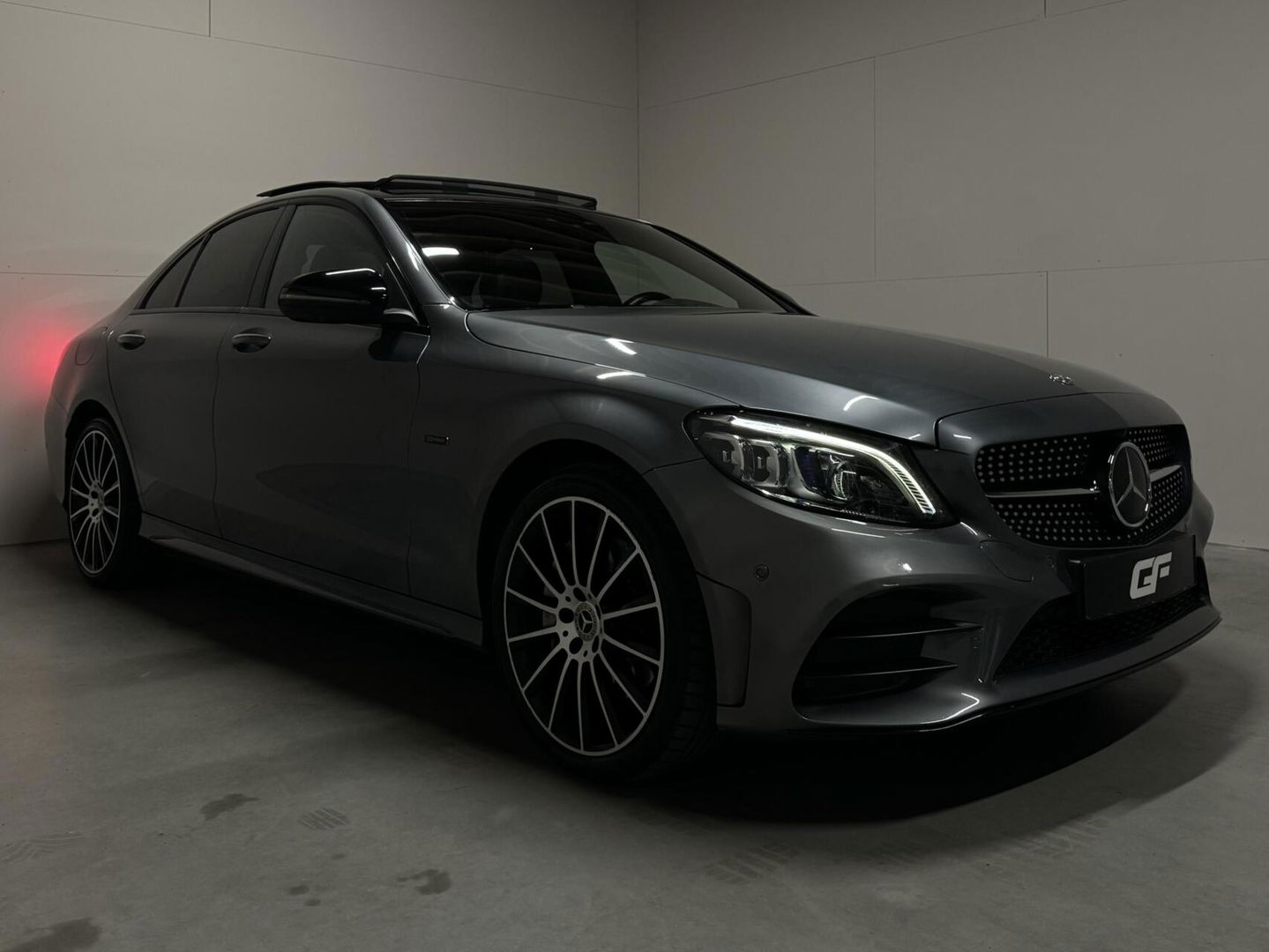 Mercedes-Benz C-Klasse 300e 4MATIC AMG Pano Burmester 360° Luchtvering