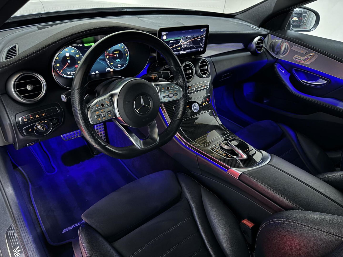 Mercedes-Benz C-Klasse 300e 4MATIC AMG Pano Burmester 360° Luchtvering