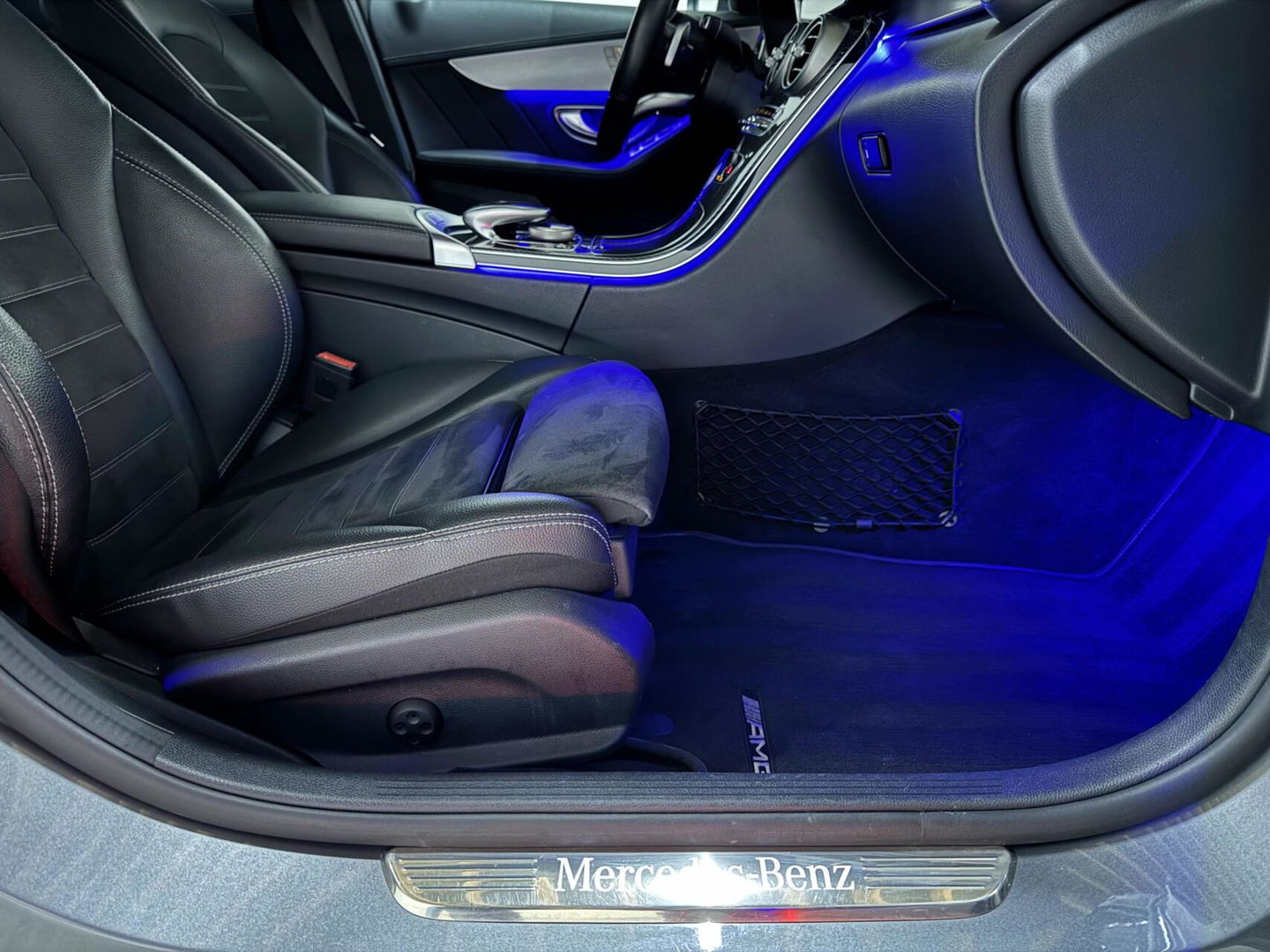 Mercedes-Benz C-Klasse 300e 4MATIC AMG Pano Burmester 360° Luchtvering