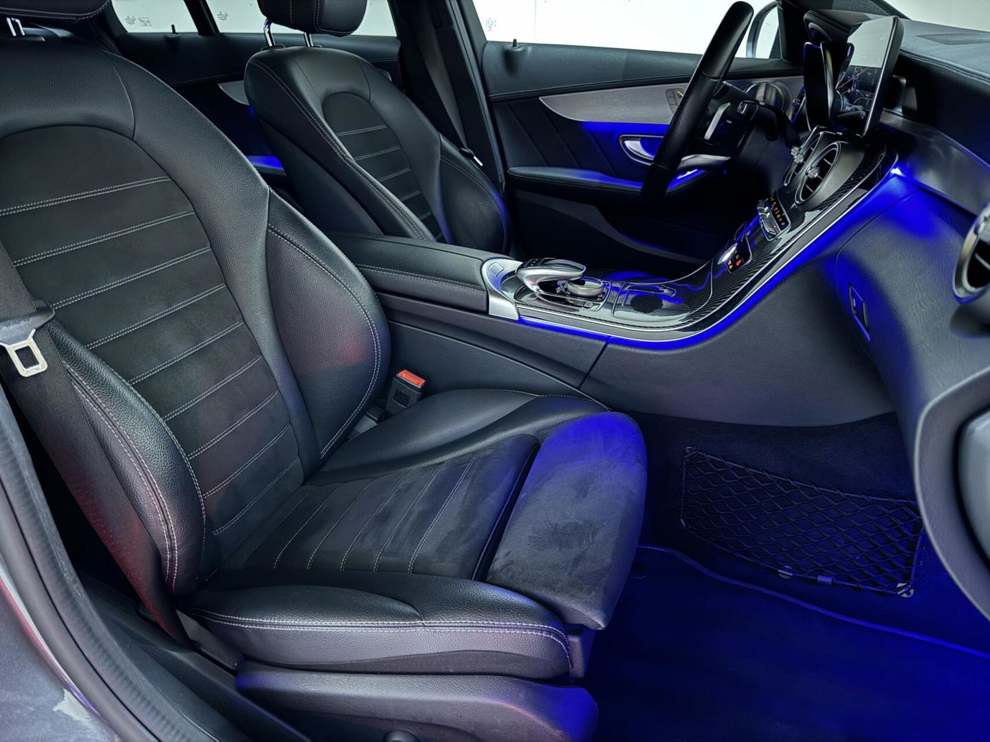 Mercedes-Benz C-Klasse 300e 4MATIC AMG Pano Burmester 360° Luchtvering