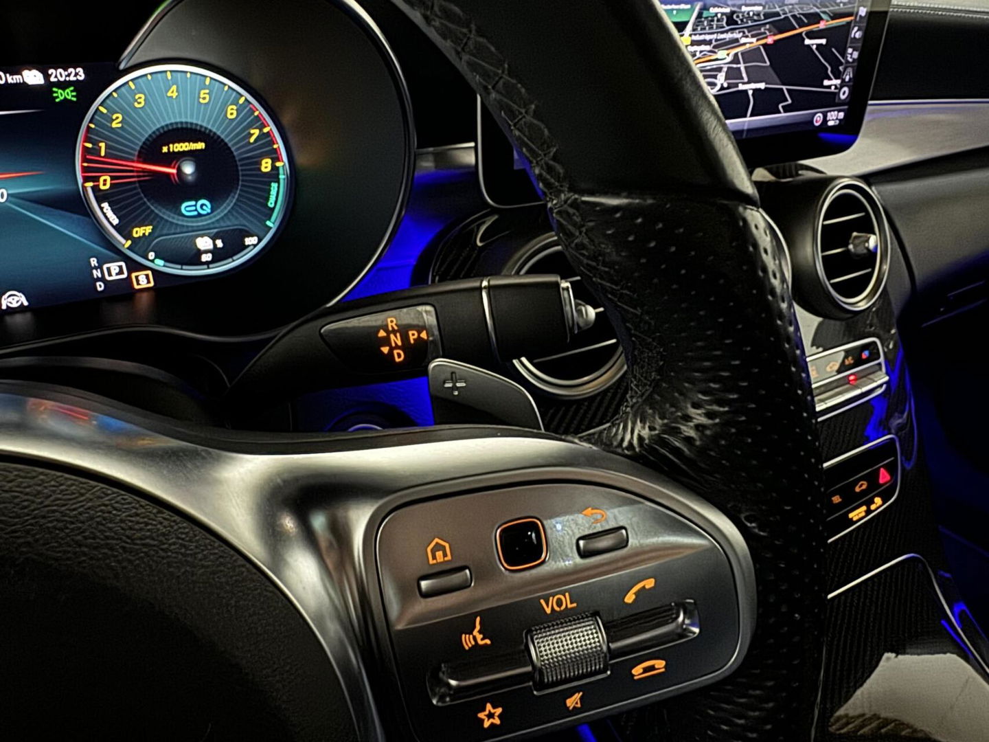 Mercedes-Benz C-Klasse 300e 4MATIC AMG Pano Burmester 360° Luchtvering