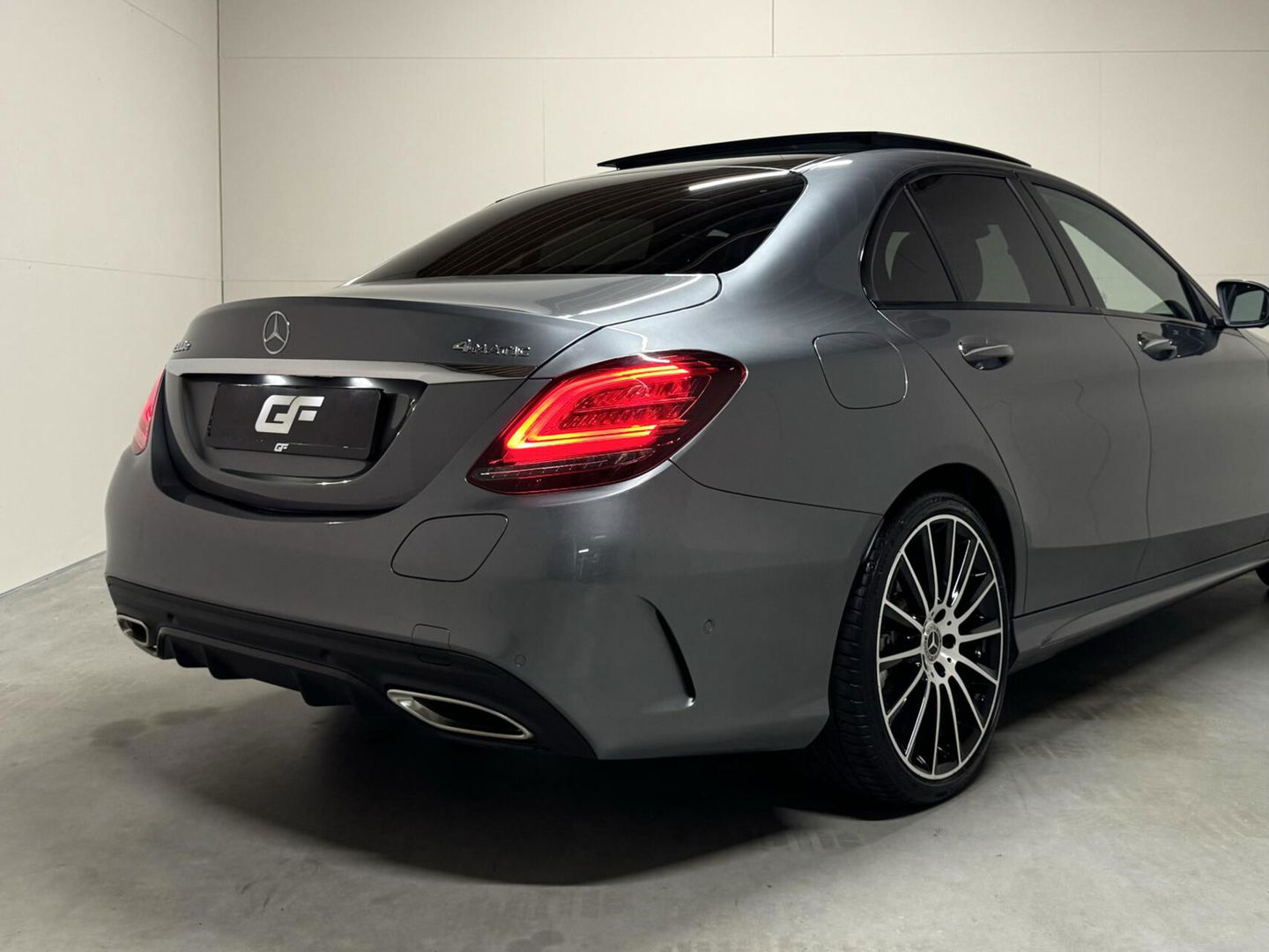 Mercedes-Benz C-Klasse 300e 4MATIC AMG Pano Burmester 360° Luchtvering