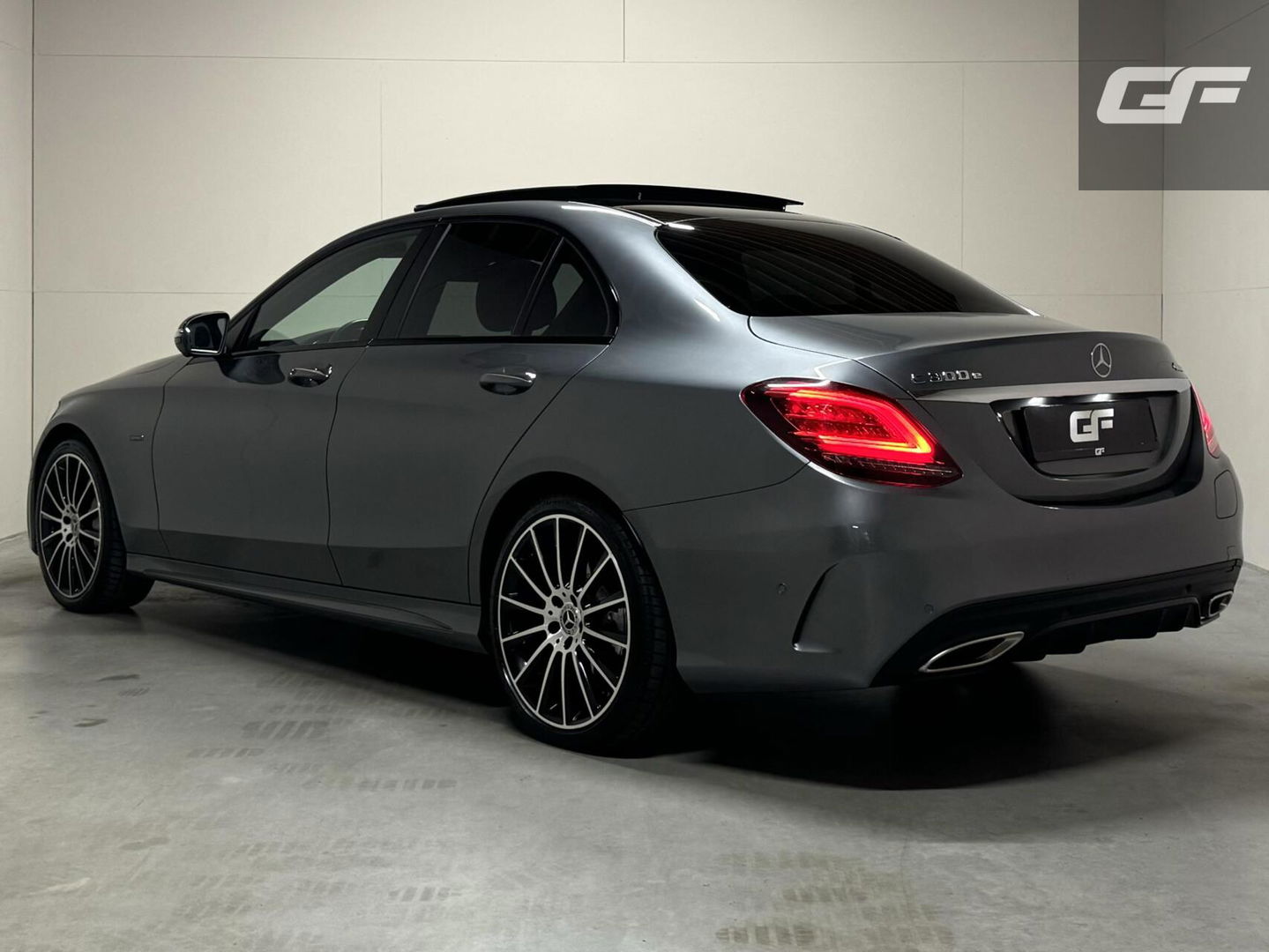 Mercedes-Benz C-Klasse 300e 4MATIC AMG Pano Burmester 360° Luchtvering