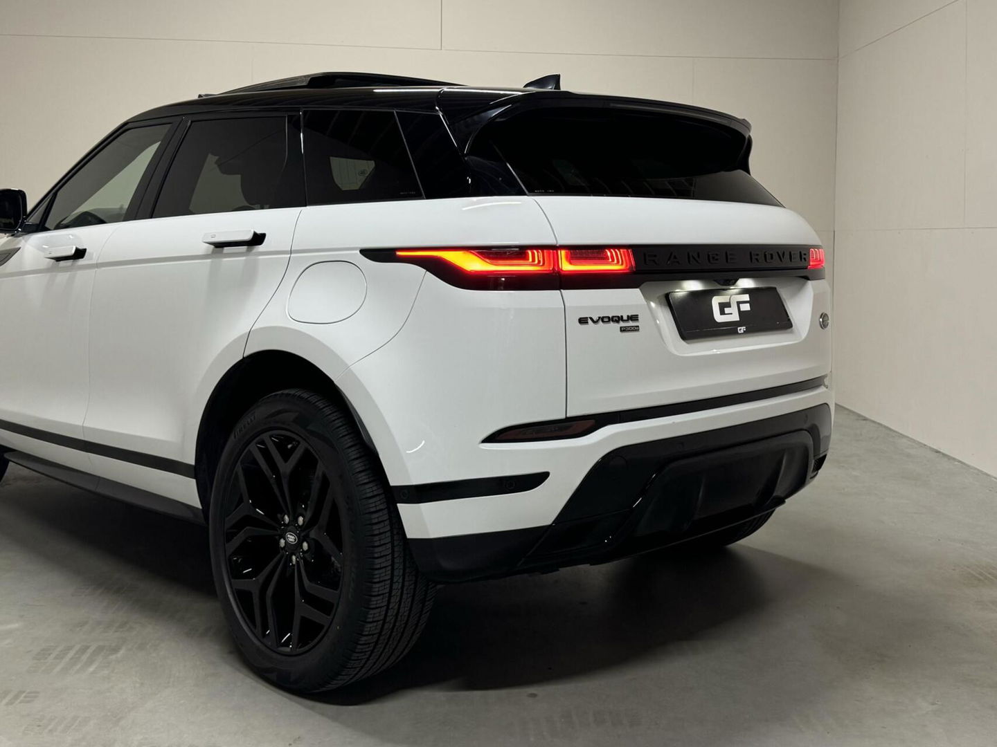 Land Rover Range Rover Evoque 1.5 P300e AWD R-Dynamic Pano HUD 360° CarPlay