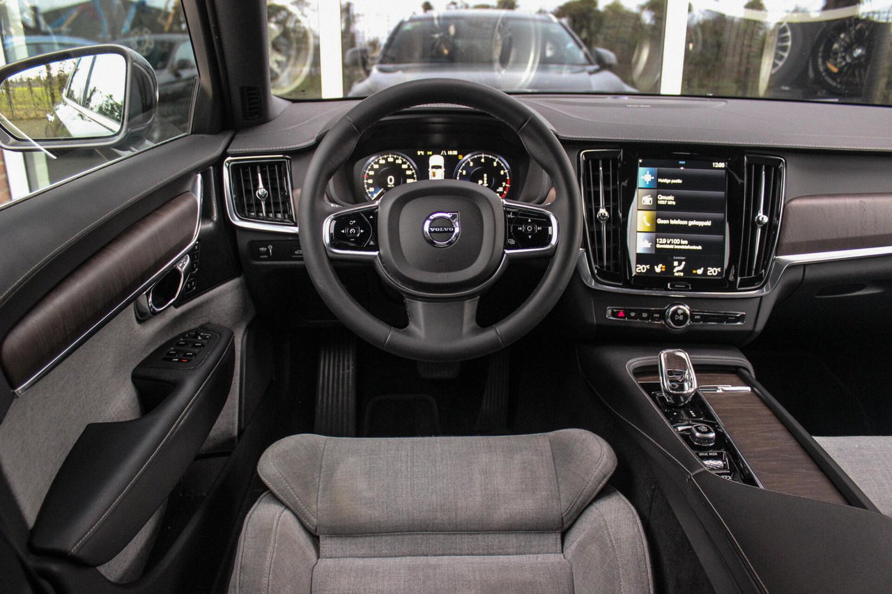 Volvo V90