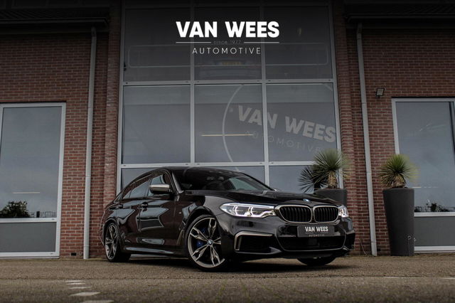 BMW 5 Serie - M550d xDrive High Executive | incl. BTW | 2e eigenaar | Stoelverwarming & -ventilatie | Stuurverwarming | Harman-kardon | Keyless entry | Softclose | 360 camera | Trekhaak