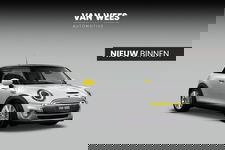 MINI Electric - Mini Yours 33 kWh | Dakraam | Harman kardon | Keyless entry | Sportstoelen | Camera | Head-up display | Stoelverwarming | LED | DAB | High beam assist | Climate control