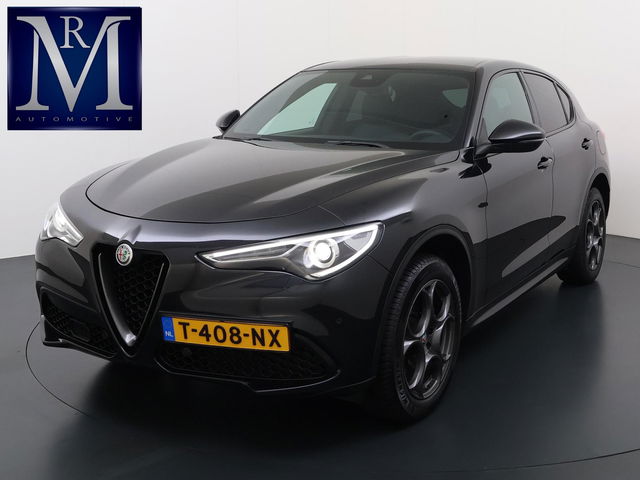 Alfa Romeo Stelvio - 2.0 T AWD Super | BOMVOL| STOEL/ STUURVERW.| ELEK. ACHTERKLEP| CAMERA| MEM. STOEL| DODE HOEK| APPLE CARPLAY| RIJKLAARPRIJS. INCL 12 MND BOVAG GARANTIE