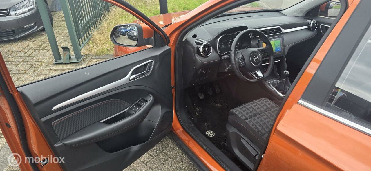 MG ZS