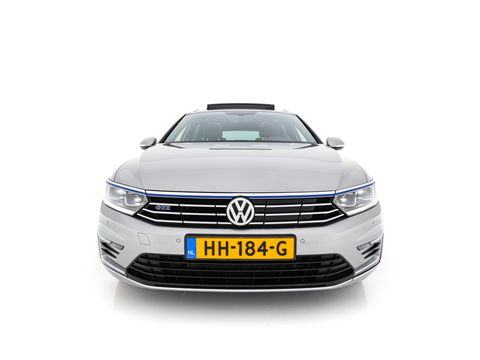 Volkswagen Passat Variant 1.4 TSI GTE Highline Plug-in Aut. *PANO | LEATHER-ALCANTARA | FULL-LED | CAMERA | NAVI-FULLMAP | ADAPTIVE-CRUISE | HEATED-ERGONOMIC-SPORTSEATS | KEYLESS | PDC | ECC | PRIVACY-GLASS | TOWBAR | AMBIENT-LIGHT | KEYLESS | ..