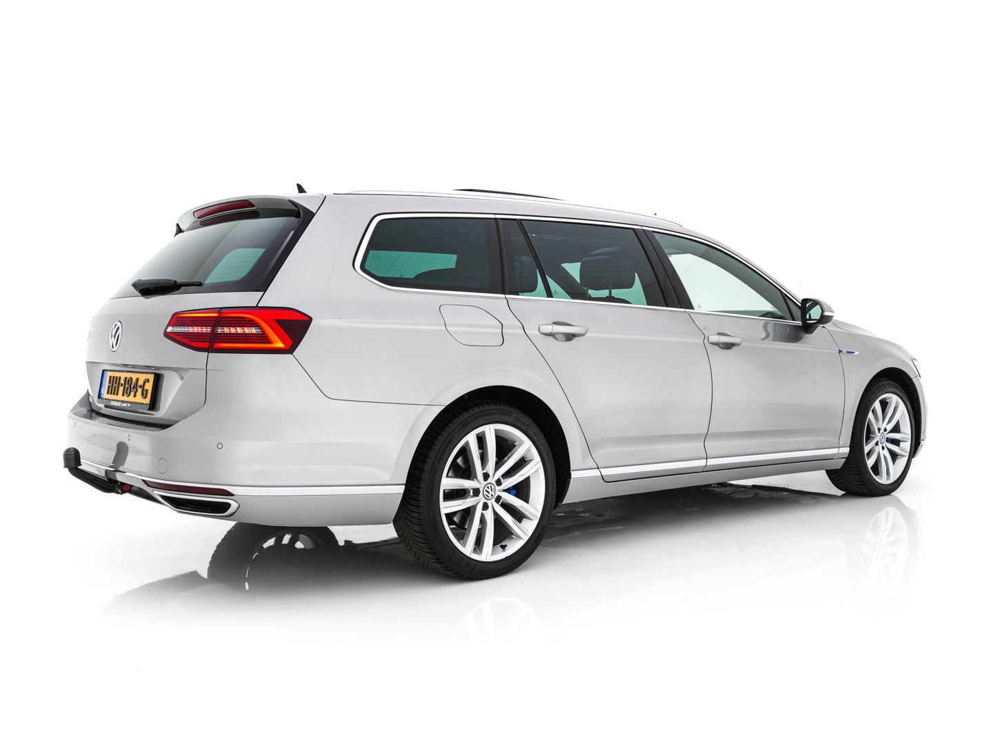 Volkswagen Passat Variant 1.4 TSI GTE Highline Plug-in Aut. *PANO | LEATHER-ALCANTARA | FULL-LED | CAMERA | NAVI-FULLMAP | ADAPTIVE-CRUISE | HEATED-ERGONOMIC-SPORTSEATS | KEYLESS | PDC | ECC | PRIVACY-GLASS | TOWBAR | AMBIENT-LIGHT | KEYLESS | ..