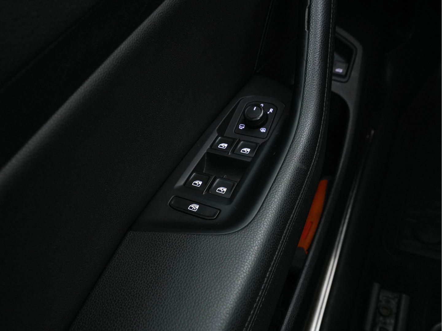 Volkswagen Passat Variant 1.4 TSI GTE Highline Plug-in Aut. *PANO | LEATHER-ALCANTARA | FULL-LED | CAMERA | NAVI-FULLMAP | ADAPTIVE-CRUISE | HEATED-ERGONOMIC-SPORTSEATS | KEYLESS | PDC | ECC | PRIVACY-GLASS | TOWBAR | AMBIENT-LIGHT | KEYLESS | ..