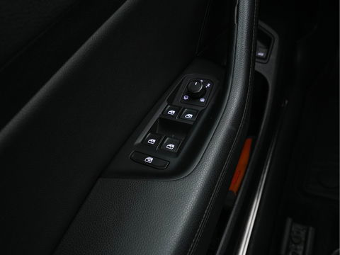 Volkswagen Passat Variant 1.4 TSI GTE Highline Plug-in Aut. *PANO | LEATHER-ALCANTARA | FULL-LED | CAMERA | NAVI-FULLMAP | ADAPTIVE-CRUISE | HEATED-ERGONOMIC-SPORTSEATS | KEYLESS | PDC | ECC | PRIVACY-GLASS | TOWBAR | AMBIENT-LIGHT | KEYLESS | ..