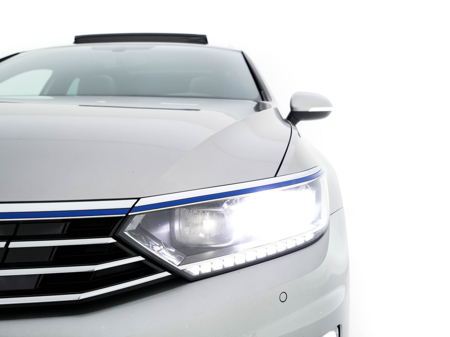 Volkswagen Passat Variant 1.4 TSI GTE Highline Plug-in Aut. *PANO | LEATHER-ALCANTARA | FULL-LED | CAMERA | NAVI-FULLMAP | ADAPTIVE-CRUISE | HEATED-ERGONOMIC-SPORTSEATS | KEYLESS | PDC | ECC | PRIVACY-GLASS | TOWBAR | AMBIENT-LIGHT | KEYLESS | ..