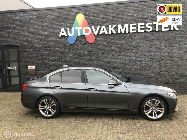 BMW 3 Serie - 330i