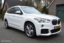 BMW X1 - sDrive18i aut High Exe M Sport voll