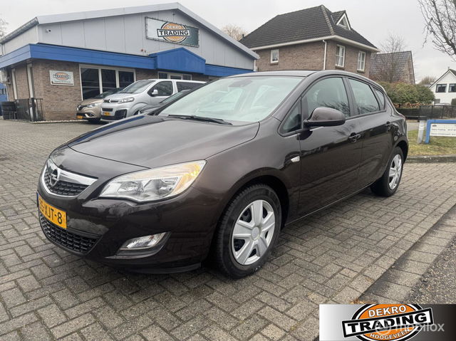 Opel Astra - 1.4 Turbo Edition airco cruise trekhaak