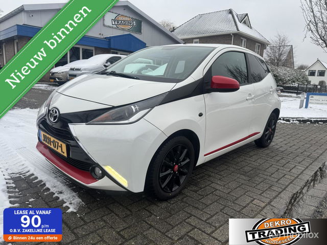 Toyota Aygo - 1.0 VVT-i x-wave airco 5 deurs sportieve auto Navi
