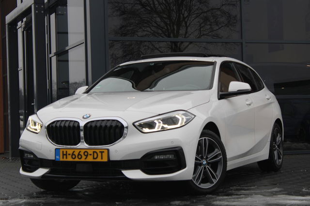 BMW 1 Serie - 118i Automaat | Pano | Elektrische klep | Org. NL