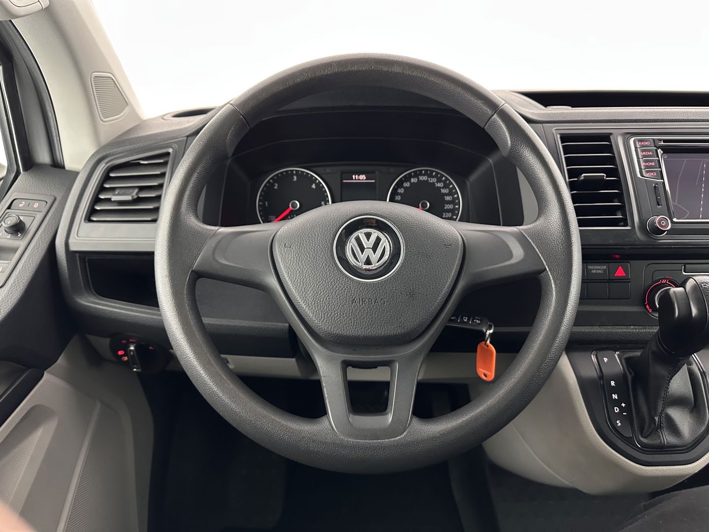 Volkswagen Transporter 2.0 TDI L1H2 Comfortline *NAVI-FULLMAP | AIRCO | CRUISE | CAMERA | COMFORT-SEATS | PDC | TOWBAR*