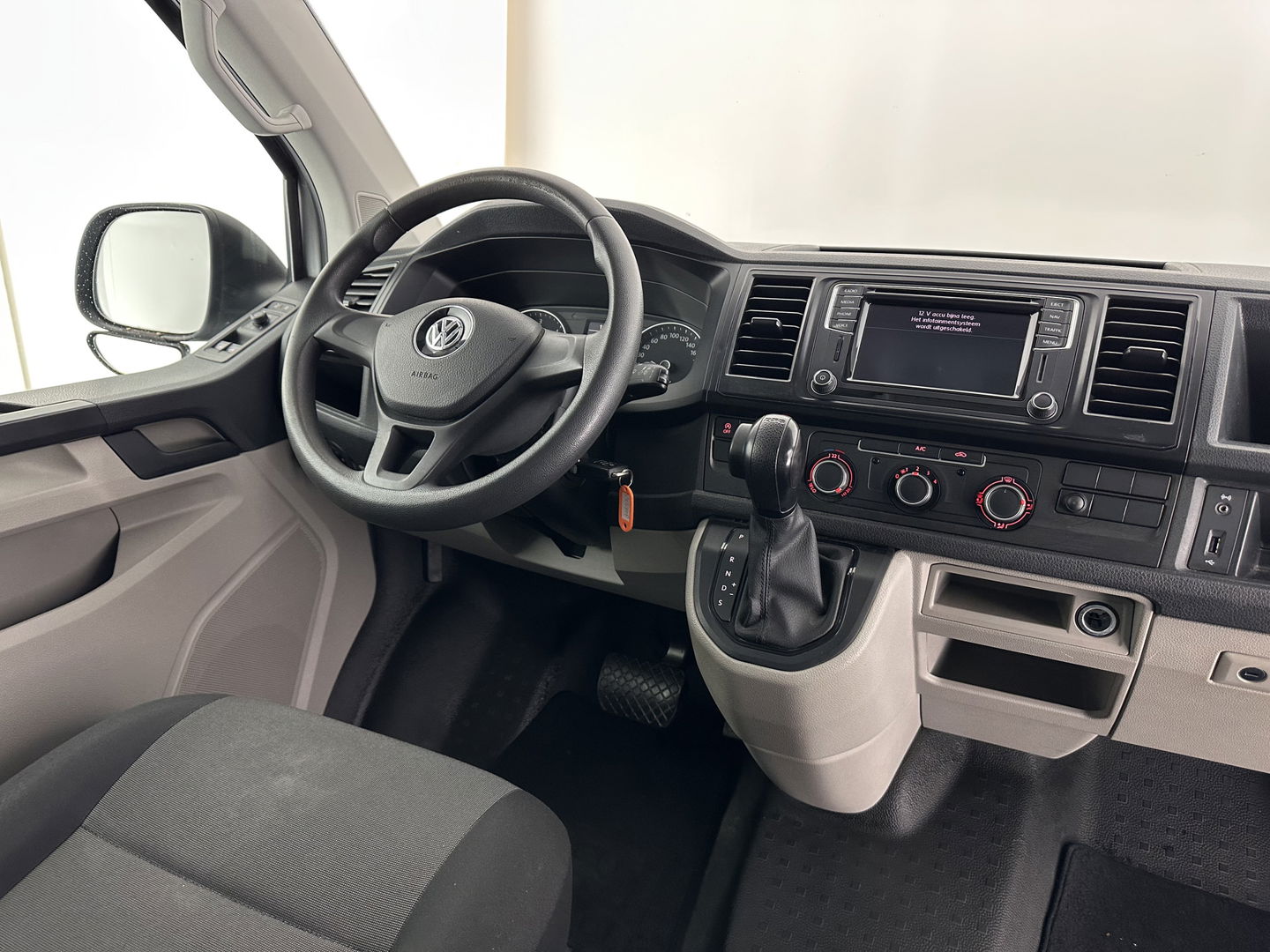 Volkswagen Transporter 2.0 TDI L1H2 Comfortline *NAVI-FULLMAP | AIRCO | CRUISE | CAMERA | COMFORT-SEATS | PDC | TOWBAR*