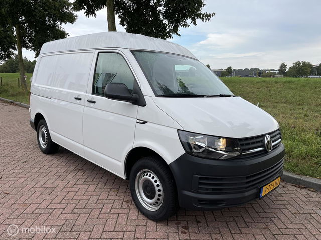 Volkswagen Transporter - 2.0 TSI Benzine L1H2 Hoog + AC