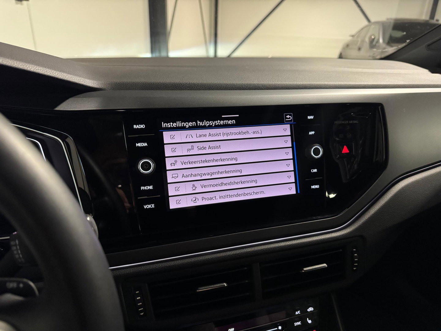 Volkswagen Taigo 1.5 TSI 3x R-Line PANO KEYLESS VOL'