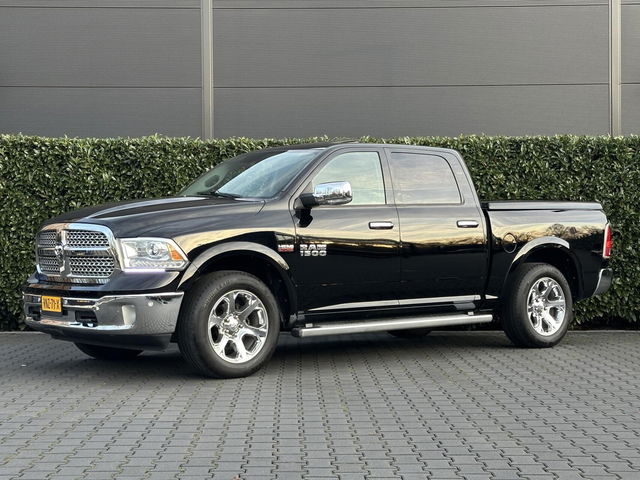 Dodge Ram 1500 - 4X4 5.7 V8 4x4 Quad Cab 6'4, LARAMIE, PANORAMADAK, ALPINE SOUND, LEDER, NAVI, CRUISE, KEYLESS, CAMERA, CLIMATE CONTROL, STOELVERWARMING/VENTILATIE, STUURVERWARMING, TREKHAAK, LICHTMETAAL 20"