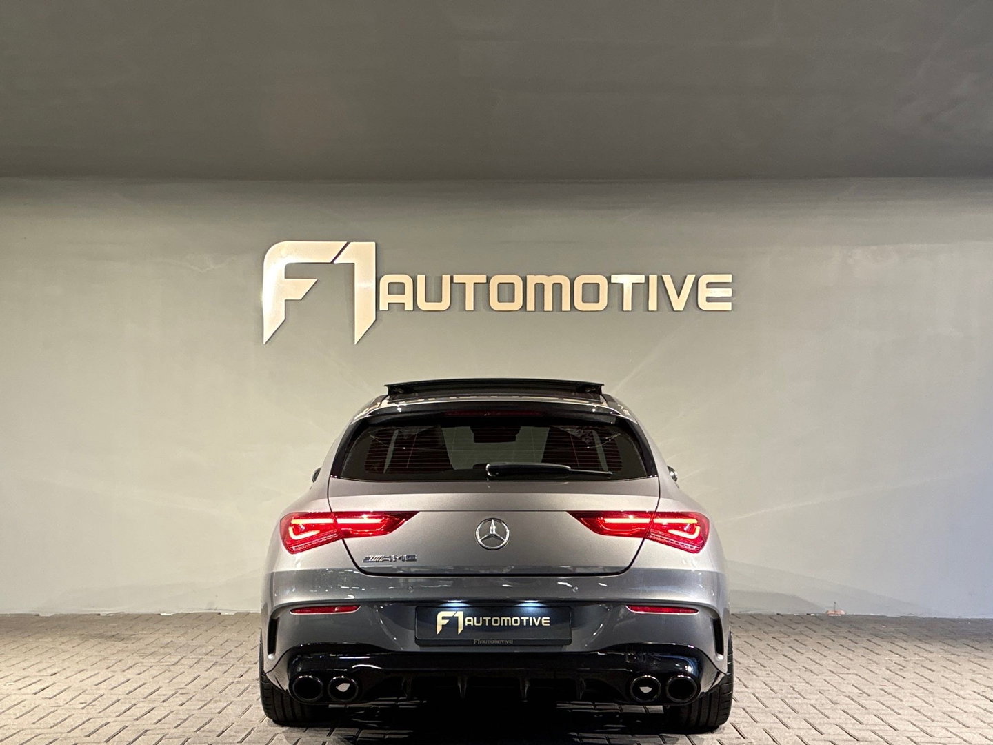 Mercedes-Benz CLA-Klasse Shooting Brake AMG 35 4MATIC Pano
