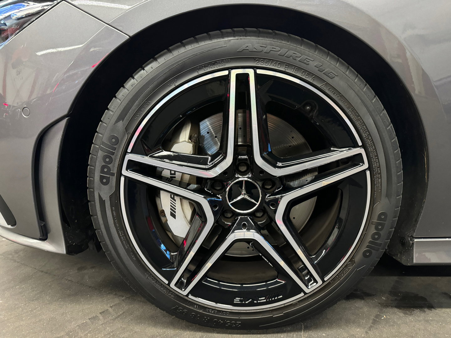 Mercedes-Benz CLA-Klasse Shooting Brake AMG 35 4MATIC Pano