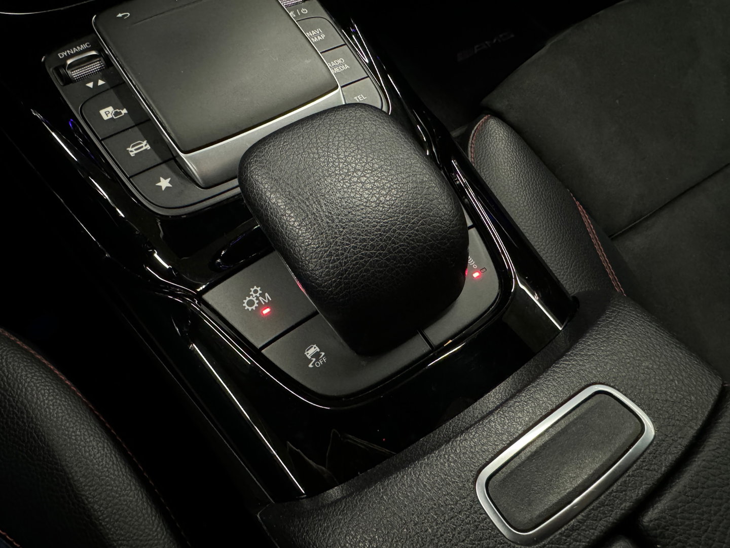 Mercedes-Benz CLA-Klasse Shooting Brake AMG 35 4MATIC Pano