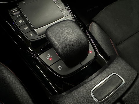 Mercedes-Benz CLA-Klasse Shooting Brake AMG 35 4MATIC Pano