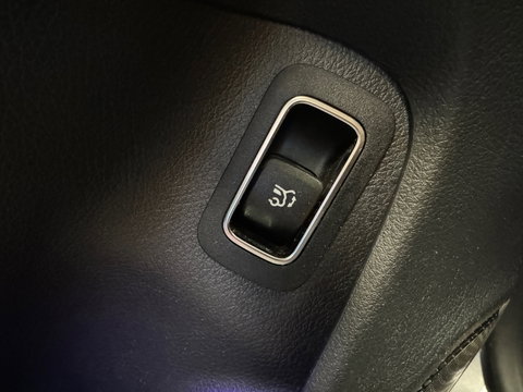 Mercedes-Benz CLA-Klasse Shooting Brake AMG 35 4MATIC Pano