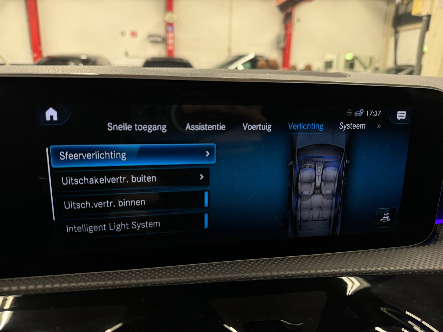 Mercedes-Benz CLA-Klasse Shooting Brake AMG 35 4MATIC Pano