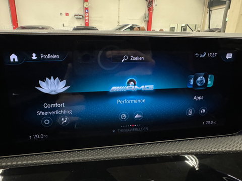 Mercedes-Benz CLA-Klasse Shooting Brake AMG 35 4MATIC Pano