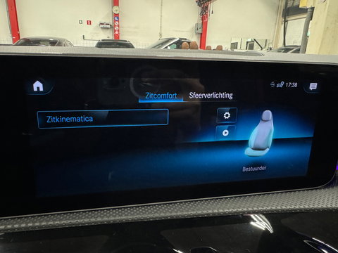 Mercedes-Benz CLA-Klasse Shooting Brake AMG 35 4MATIC Pano