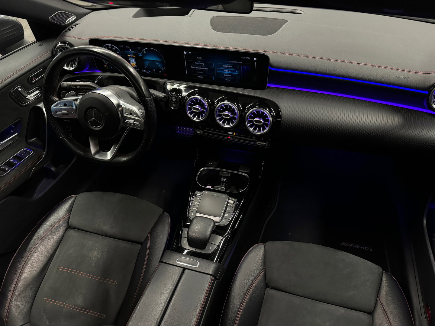 Mercedes-Benz CLA-Klasse Shooting Brake AMG 35 4MATIC Pano