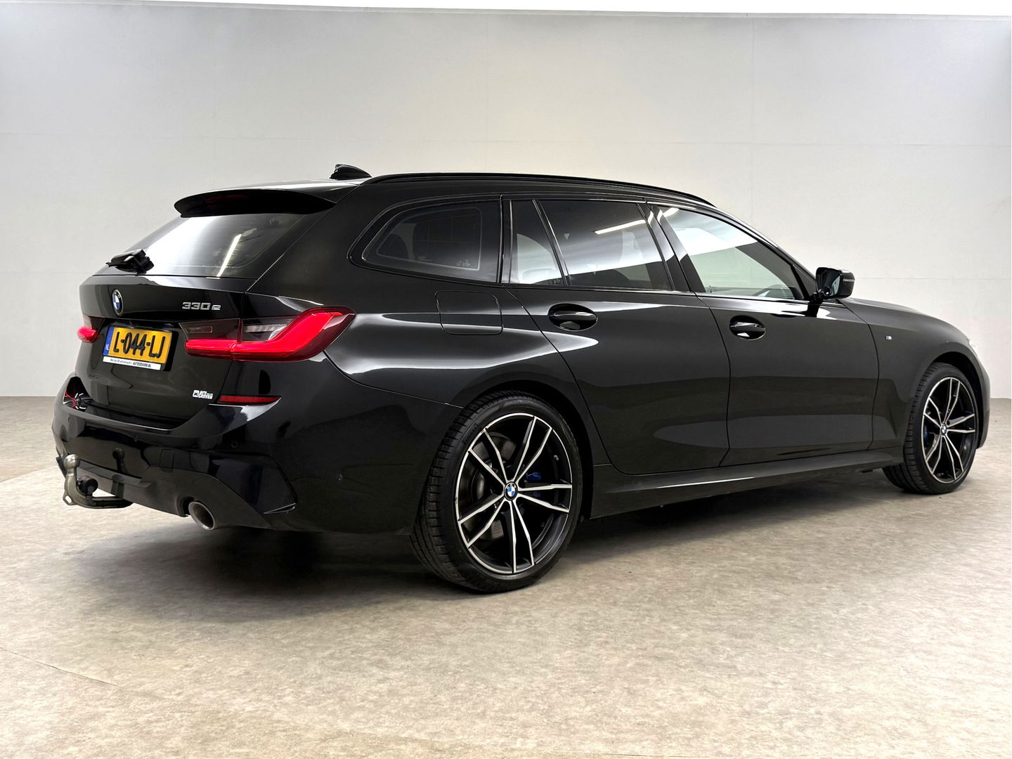 BMW 3-serie 330e High Executive M-Sport | SOH 90% | BMW Laser | Pano | Virtual | Camera | Carplay | HuD | Sfeer | Stoelverw. | Trekh.
