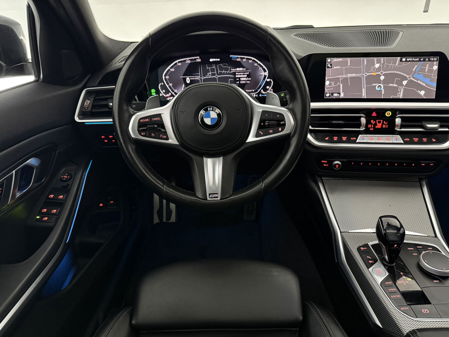 BMW 3-serie 330e High Executive M-Sport | SOH 90% | BMW Laser | Pano | Virtual | Camera | Carplay | HuD | Sfeer | Stoelverw. | Trekh.