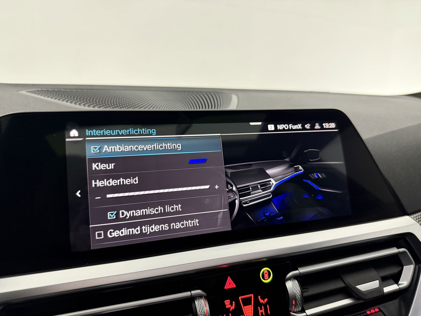 BMW 3-serie 330e High Executive M-Sport | SOH 90% | BMW Laser | Pano | Virtual | Camera | Carplay | HuD | Sfeer | Stoelverw. | Trekh.