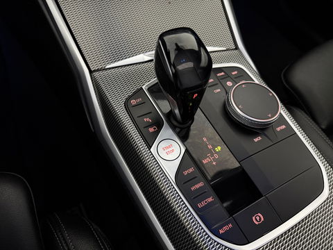 BMW 3-serie 330e High Executive M-Sport | SOH 90% | BMW Laser | Pano | Virtual | Camera | Carplay | HuD | Sfeer | Stoelverw. | Trekh.