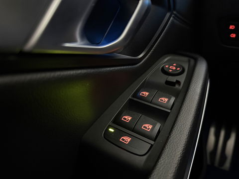 BMW 3-serie 330e High Executive M-Sport | SOH 90% | BMW Laser | Pano | Virtual | Camera | Carplay | HuD | Sfeer | Stoelverw. | Trekh.